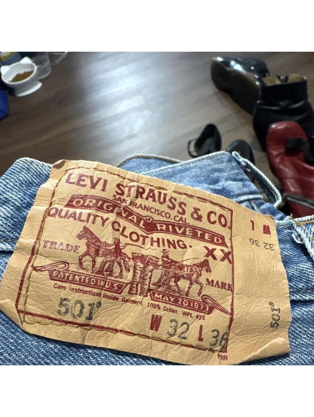 Levi's Women's Blue and Navy Jeans